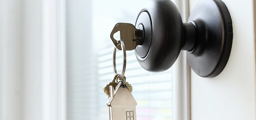 Bifold Door Knob Replacement in Altadena, California