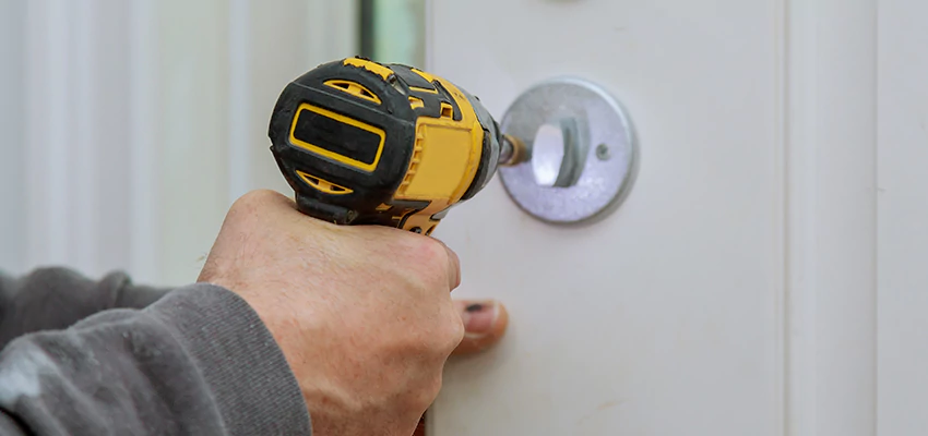 Street Locksmith For Smart Lock Repair in Altadena, CA