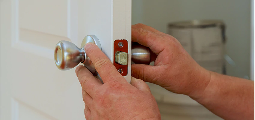 AAA Locksmiths For lock Replacement in Altadena, California