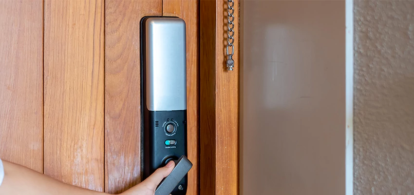 Home Security Electronic Locks Upgrades in Altadena, CA